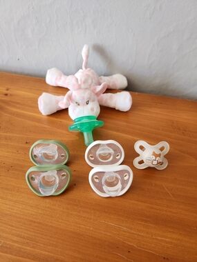 NWOT Nanobebe, Mam, and Nookums Pink Plush Giraffe Pacifier Bundle